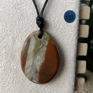 Pendentif  Bois Fossilisé sur cordon réglable N.133