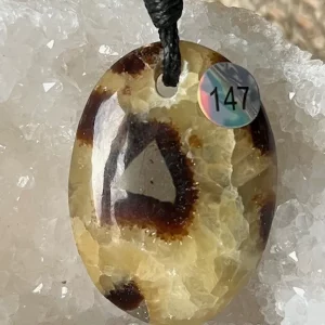 Pendentif Septaria sur cordon réglable N.147